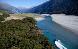 images/Touren/HakaTours/10Tage-Suedinsel/WNZ-JetBoat-WilkinValley-MANP-Wanaka2-800.jpg