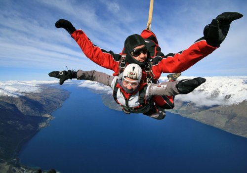 Skydiving in Taupo